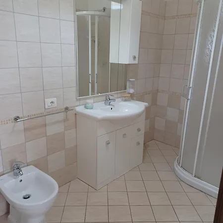 Casa Di Adriano 拉迪科法尼